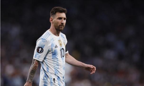 兹白培养攻略, 战技启动的月结晶反应主C, 圣遗物/武器/配队选择